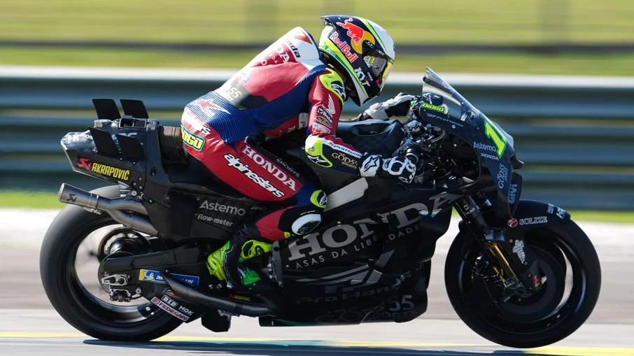 Diogo moreira surpreende ao superar marc márquez em testes oficiais