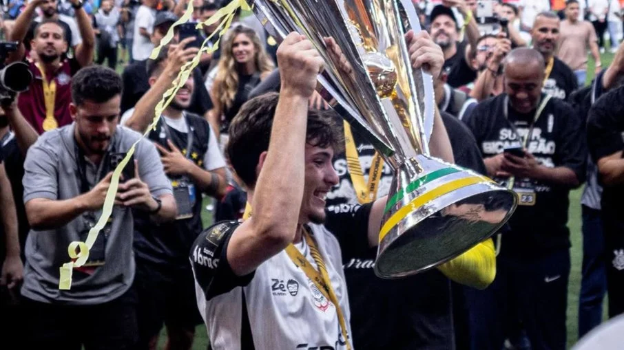 Breno bidon, a ‘joia europeia’ do corinthians, acende debate sobre