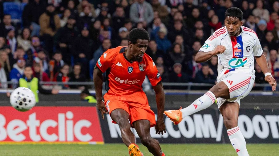 Endrick em alta: 5 gols em 5 jogos pelo lyon