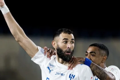 Estreia dos sonhos: benzema brilha com hat trick e assistência em