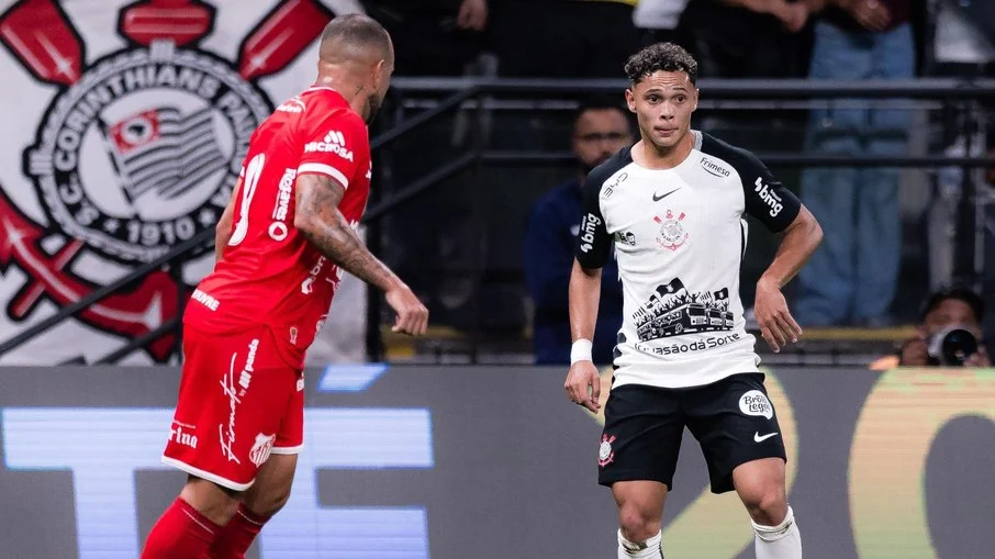 Cria do terrão brilha: dieguinho marca primeiro gol profissional e