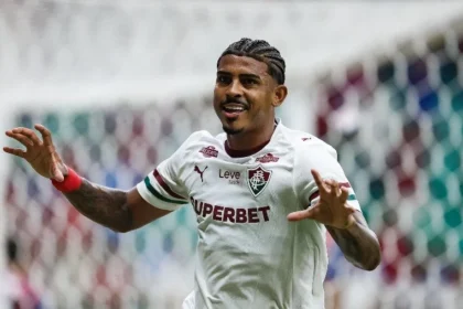 John kennedy renasce no fluminense: de afastado a artilheiro, o