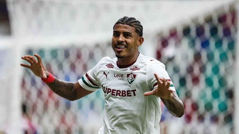 John kennedy renasce no fluminense: de afastado a artilheiro, o