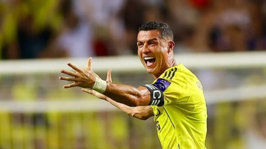 Cristiano ronaldo vence impasse financeiro com fundo saudita e retorna