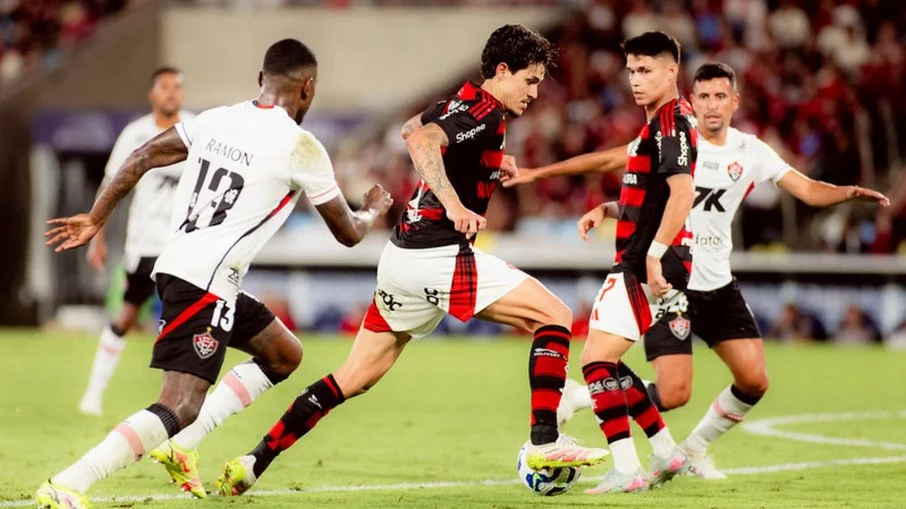 Vitória x flamengo ao vivo: onde assistir, horário e escalações