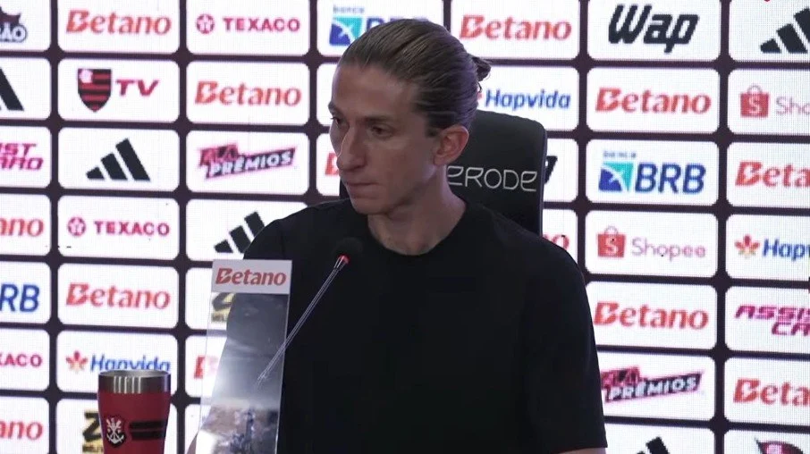 Filipe luís detalha função de lucas paquetá no flamengo e