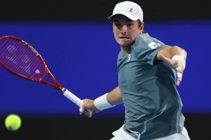 Duelo de gerações em miami: alcaraz supera fonseca e avança