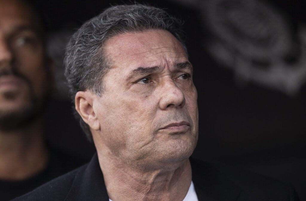 Vanderlei luxemburgo recebe alta hospitalar e afirma: ‘enverga, mas não