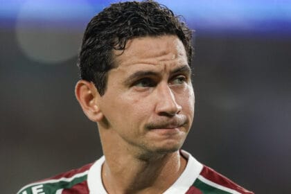 Fluminense garante vaga na final do carioca em clássico eletrizante