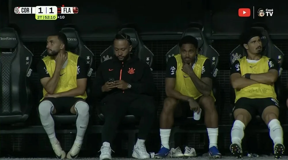 Polêmica no banco: memphis denunciado por uso de celular e