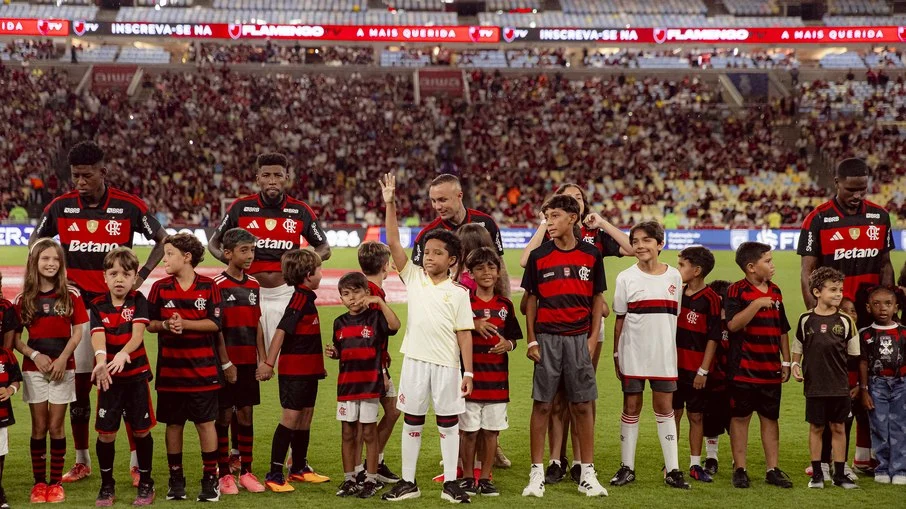 Flamengo ignora crise, aplica goleada histórica de 6 a 0