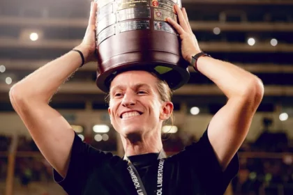 Absurdo inesperado: demissão de filipe luís no flamengo após goleada