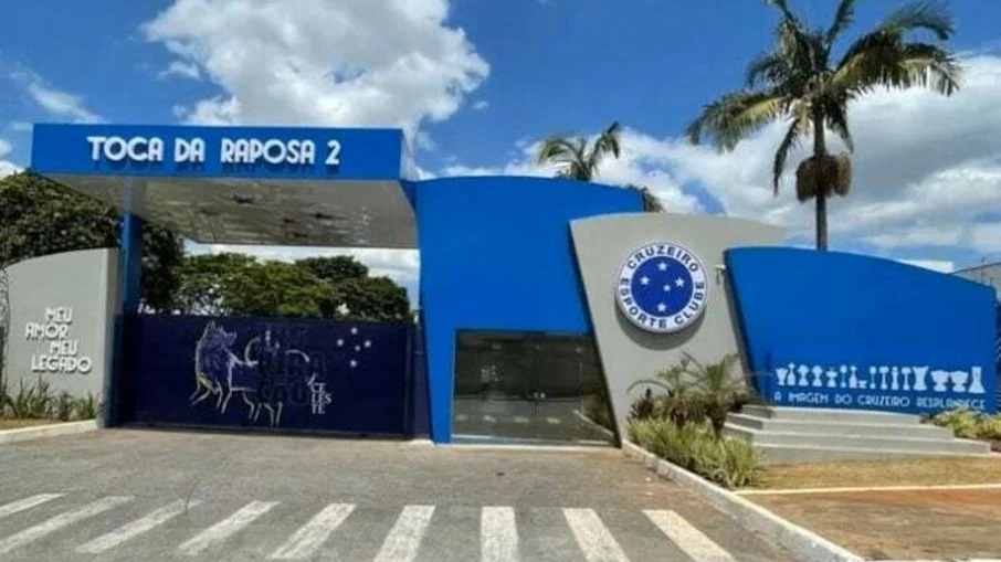 Muro da toca da raposa 2 do cruzeiro desaba em