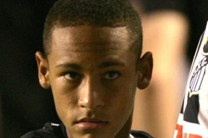 Neymar completa 17 anos de estreia profissional pelo santos: relembre