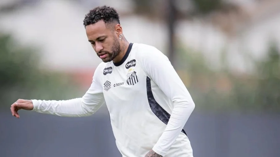 Ancelotti no estádio! Neymar fica de fora de jogo do