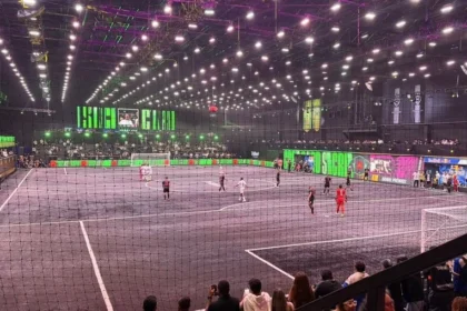 Confusão inédita, show de k9 e clássico eletrizante: a estreia