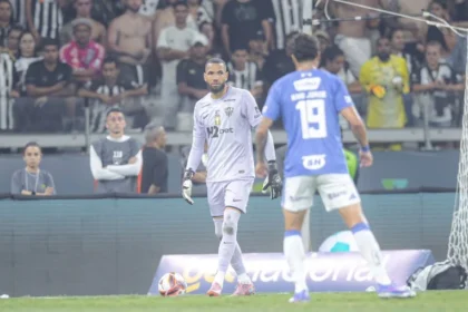 Everson, goleiro do atlético mg, se manifesta após pancadaria em cruzeiro