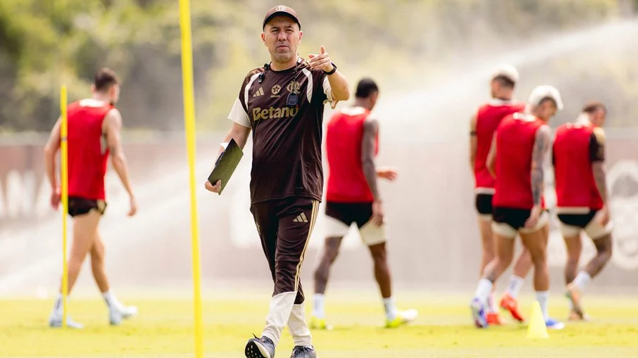 Leonardo jardim: reencontro polêmico com o cruzeiro pelo flamengo no