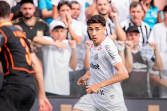 Gols de memphis depay e gabigol marcam empate entre santos