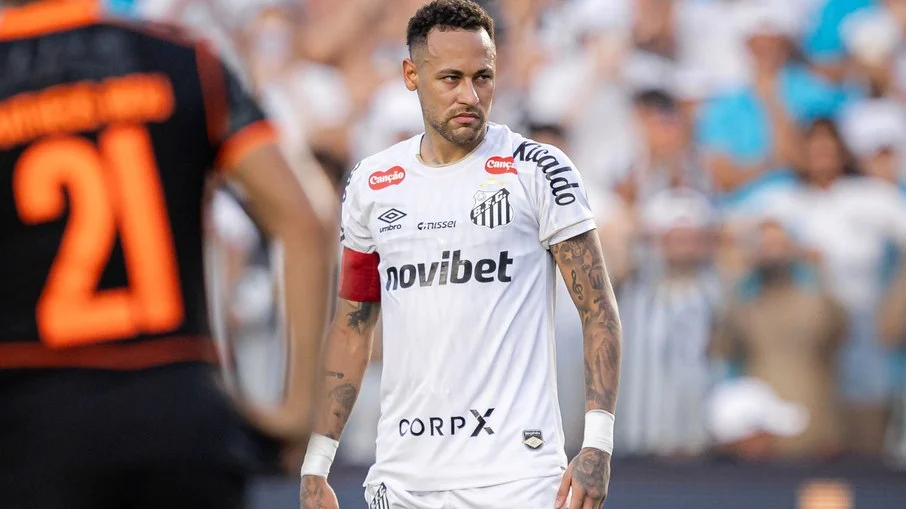 Neymar critica duramente gramado da vila belmiro e aponta diretoria