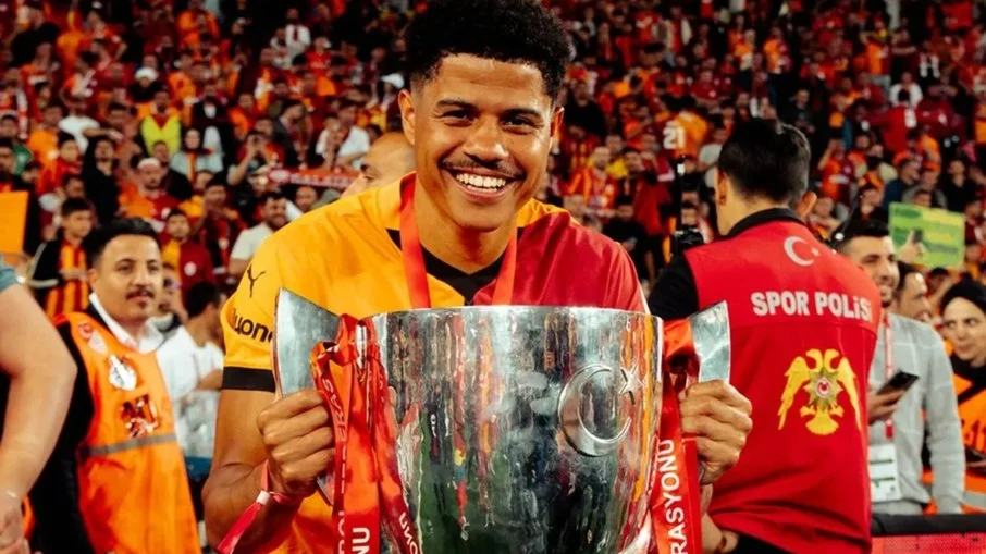 Gabriel sara, ex são paulo, supera críticas de ‘astronauta’ e ascende