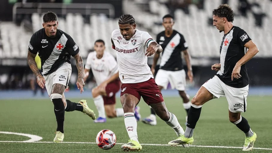 Clássico carioca: vasco e fluminense, embalados na era renato gaúcho