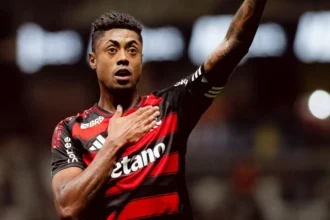 Bruno henrique desmente renovação com flamengo e chama notícias de
