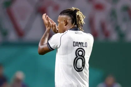 Danilo, o ‘cria’ do palmeiras, se declara após marcar no