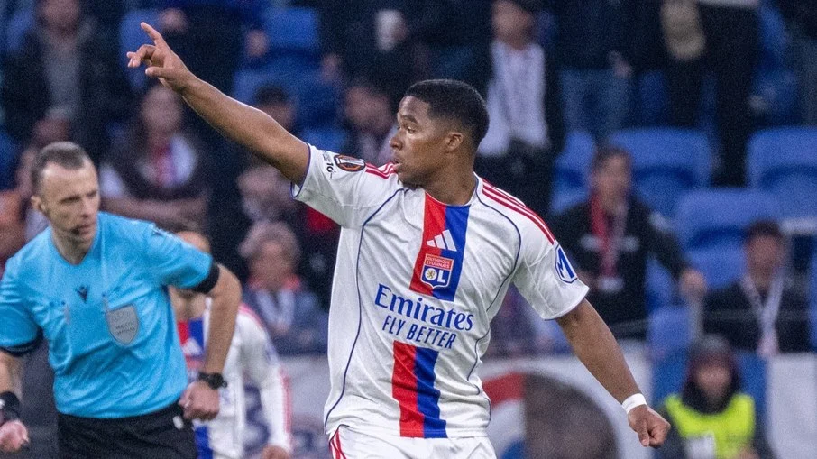 Decisão polêmica e eliminação: lyon saca endrick em momento crucial