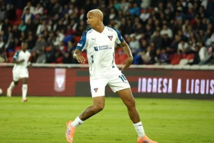 Deyverson brilha na ldu: atacante celebra boa fase e lidera