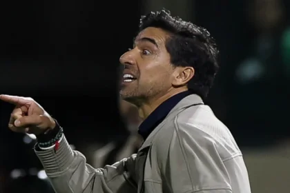 Súmula explosiva revela: abel ferreira chamou árbitro de ‘seu cagão’