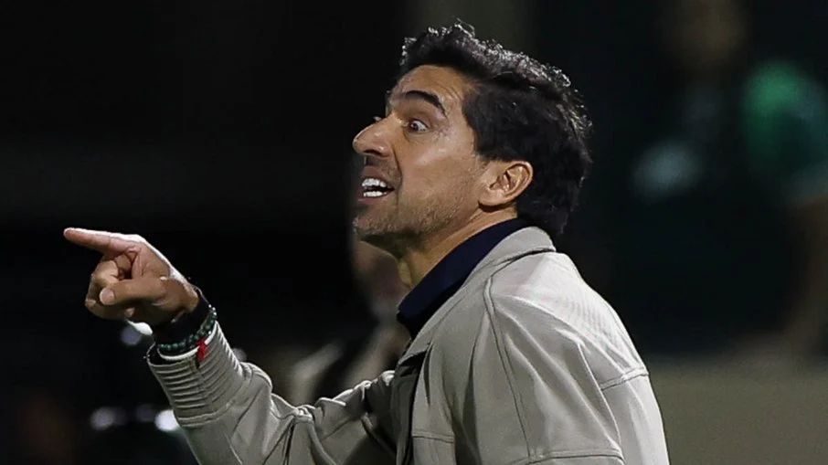 Súmula explosiva revela: abel ferreira chamou árbitro de ‘seu cagão’