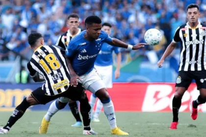 Cruzeiro afunda na crise e vira lanterna do brasileirão após
