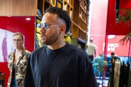 Neymar ‘no fundo do poço’? Jornal espanhol critica rotina do