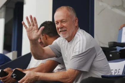 Mano menezes no peru: estreia contra senegal em paris tem