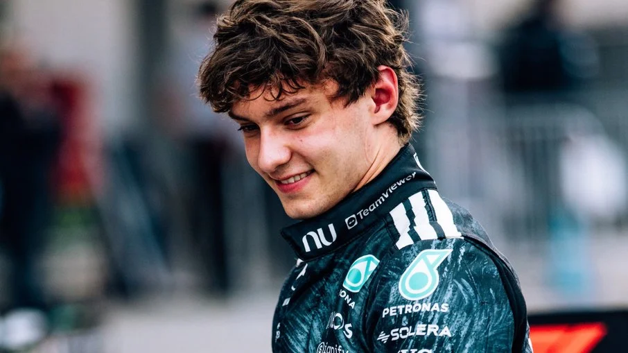 Kimi antonelli choca o mundo da f1 e conquista pole