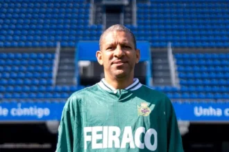 Djalminha assaltado no rio: ex craque tem carro e celular roubados