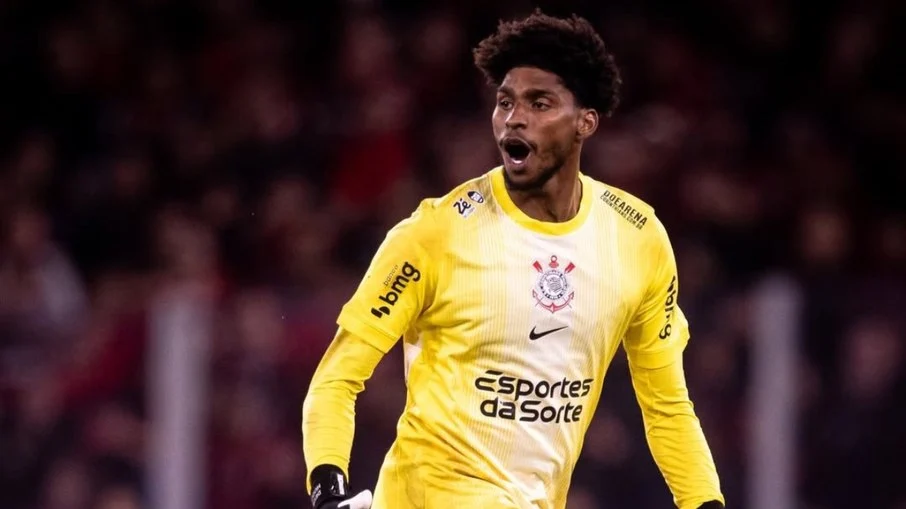 Hugo souza: sem um minuto em campo, goleiro do corinthians