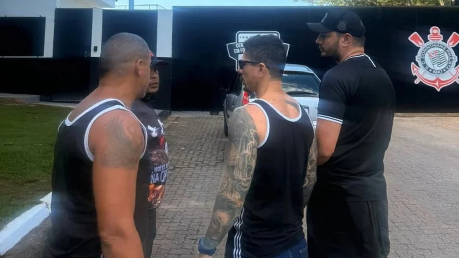 Gaviões da fiel cobra dorival júnior e elenco do corinthians