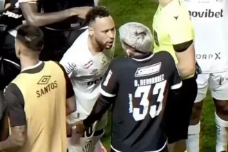 Neymar dispara ‘imbecil de m*’ em bate boca com meia do