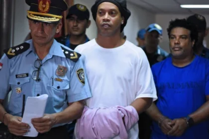 Documentário de ronaldinho gaúcho: assis se irrita com pergunta sobre