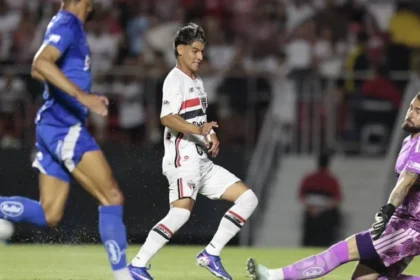Ferreira brilha com hat trick e são paulo goleia o cruzeiro