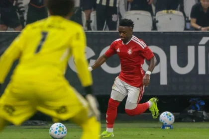 Internacional vence corinthians por 1 a 0 em itaquera e