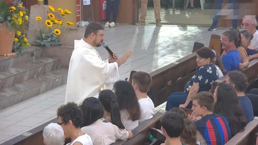 Padre viraliza: ferreirinha do são paulo e seus três gols