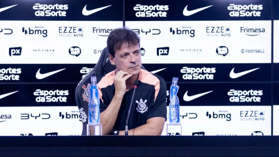 Fernando diniz desmistifica estilo intenso e busca superar desconfiança no