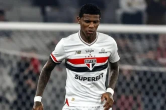 Arboleda é flagrado em jogo da série b do equador