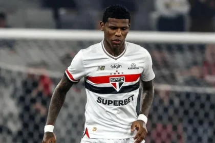 Arboleda é flagrado em jogo da série b do equador