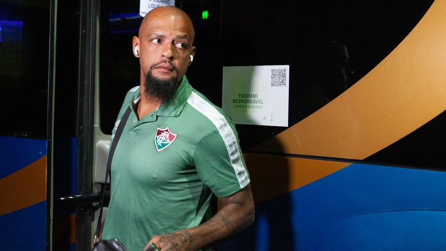 Felipe melo critica duramente fluminense por adiar clássico contra flamengo