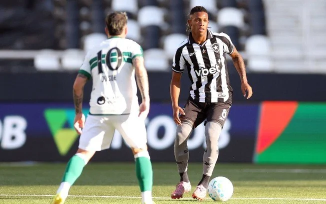 Botafogo cede empate eletrizante ao coritiba em jogo de quatro