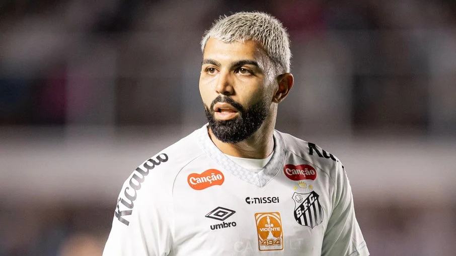 Gabigol rebate críticas e vaias da torcida do santos após
